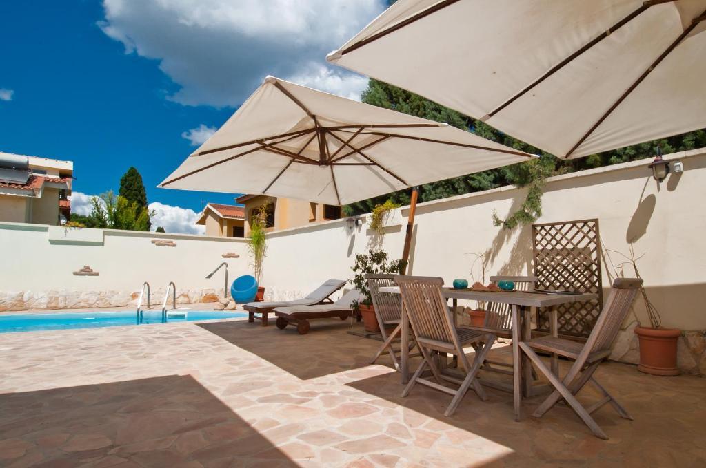 Gentarrubia Bed & Breakfast Capoterra Exterior photo